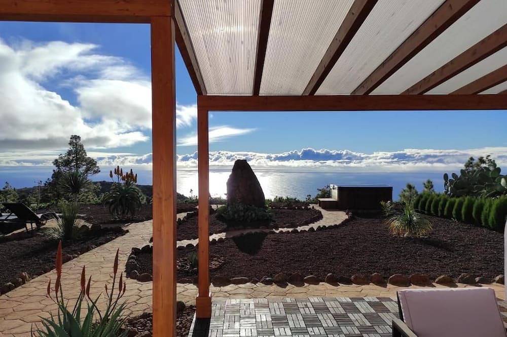 Casa Los Almendros Jacuzzi Garden in El Pino (La Palma), Puntagorda