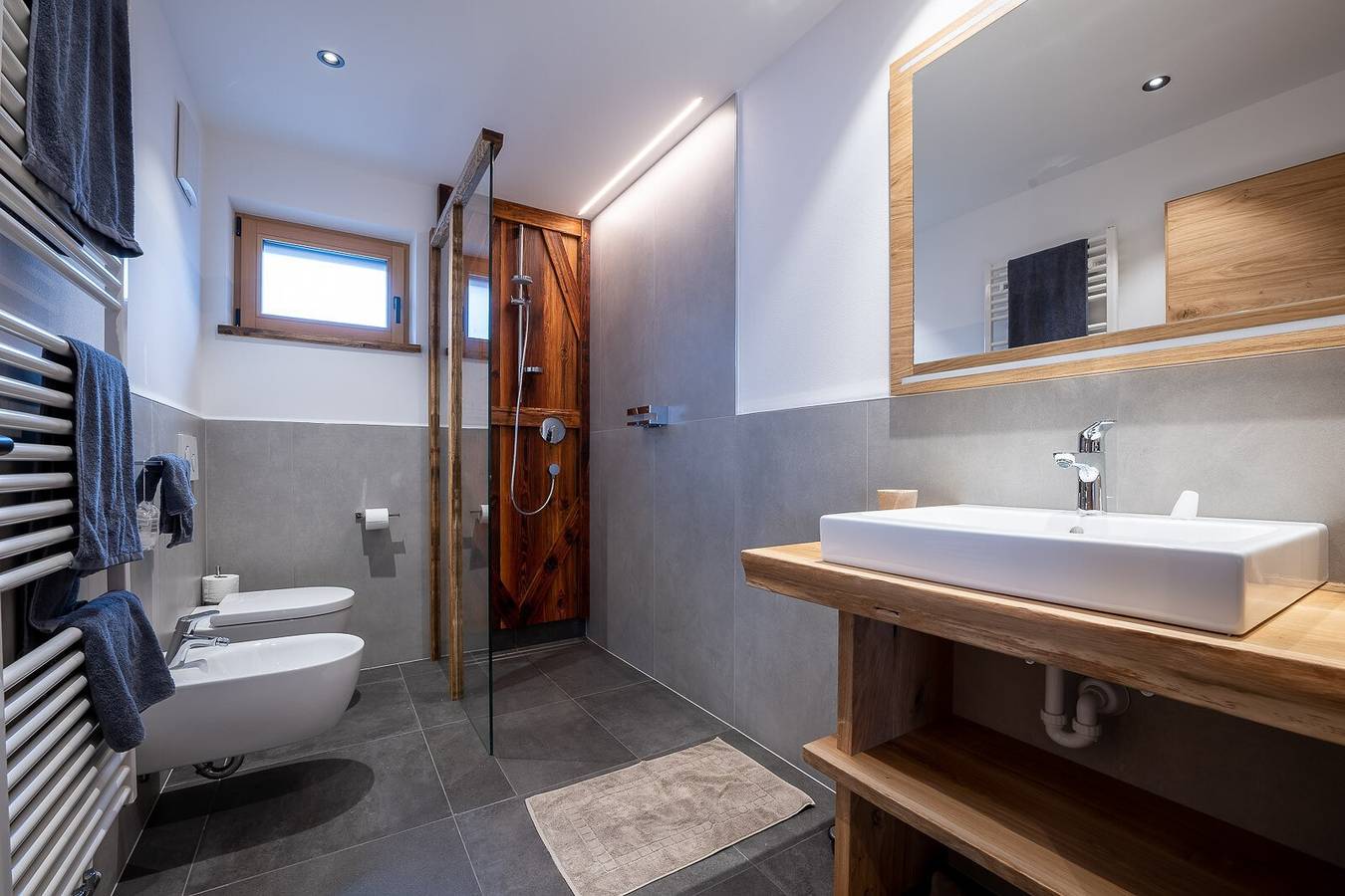 Appartement entier, Appartement Ladinser Hof Sternenhimmel avec vue sur les montagnes et terrasse privée. in Tiosels, Castelrotto