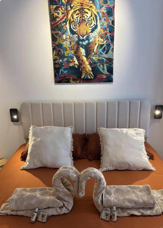 Chambre d’hôte pour 2 personnes, avec piscine et jardin dans Bac du sauvage - 2