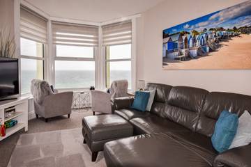 Holiday Rental for 6 People in Pwllheli, Gwynedd, Photo 2