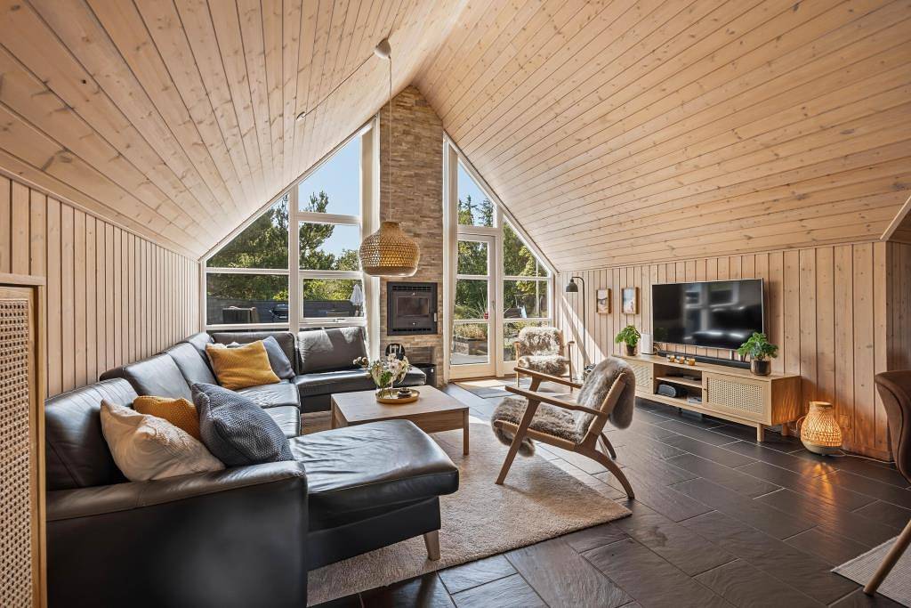 Schickes Reetdach Haus mit Sauna und Whirlpool in Blavand, Varde