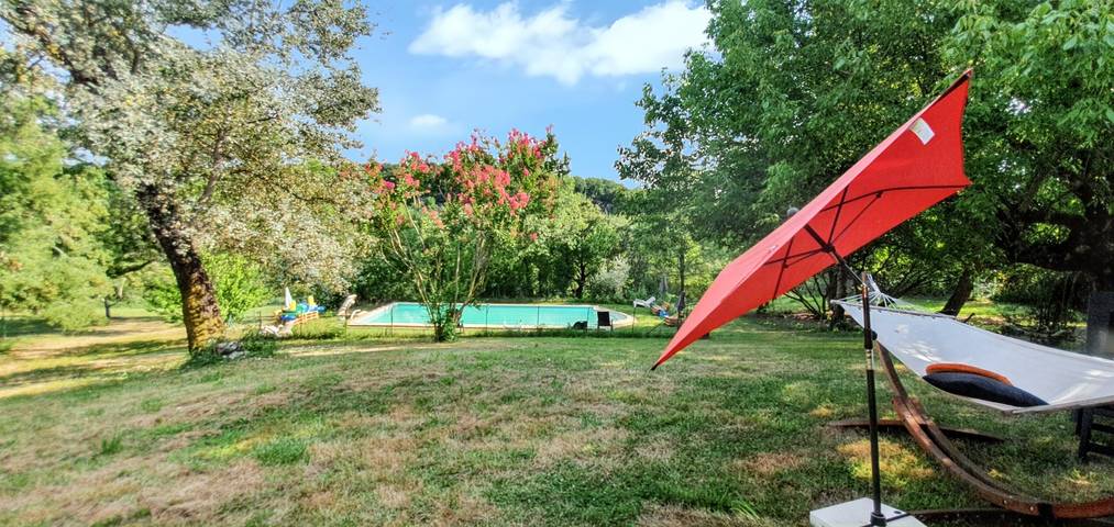 Maison de vacances pour 14 personnes, avec jardin ainsi que piscine et vue sur le lac dans le Tarn-et-Garonne