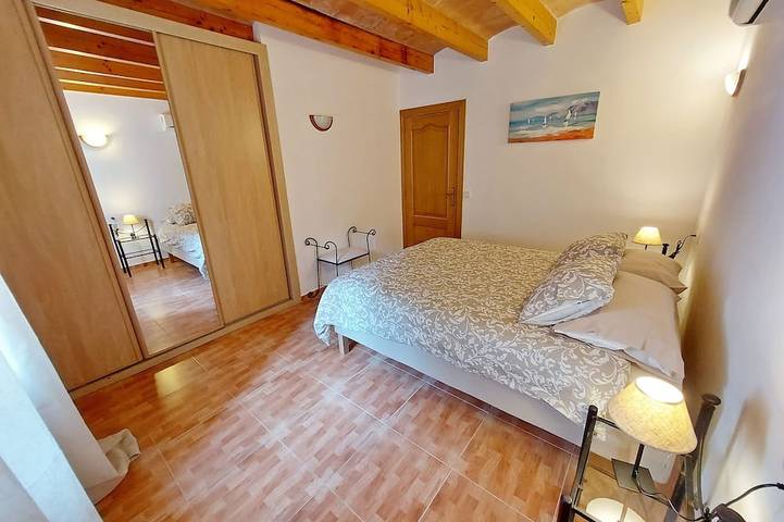 Schönes Haus, Traumlage für 6 Pers. mit Pool, W-Lan, Klima, strandnah, Meerblick in Cala Llombards, Santanyí