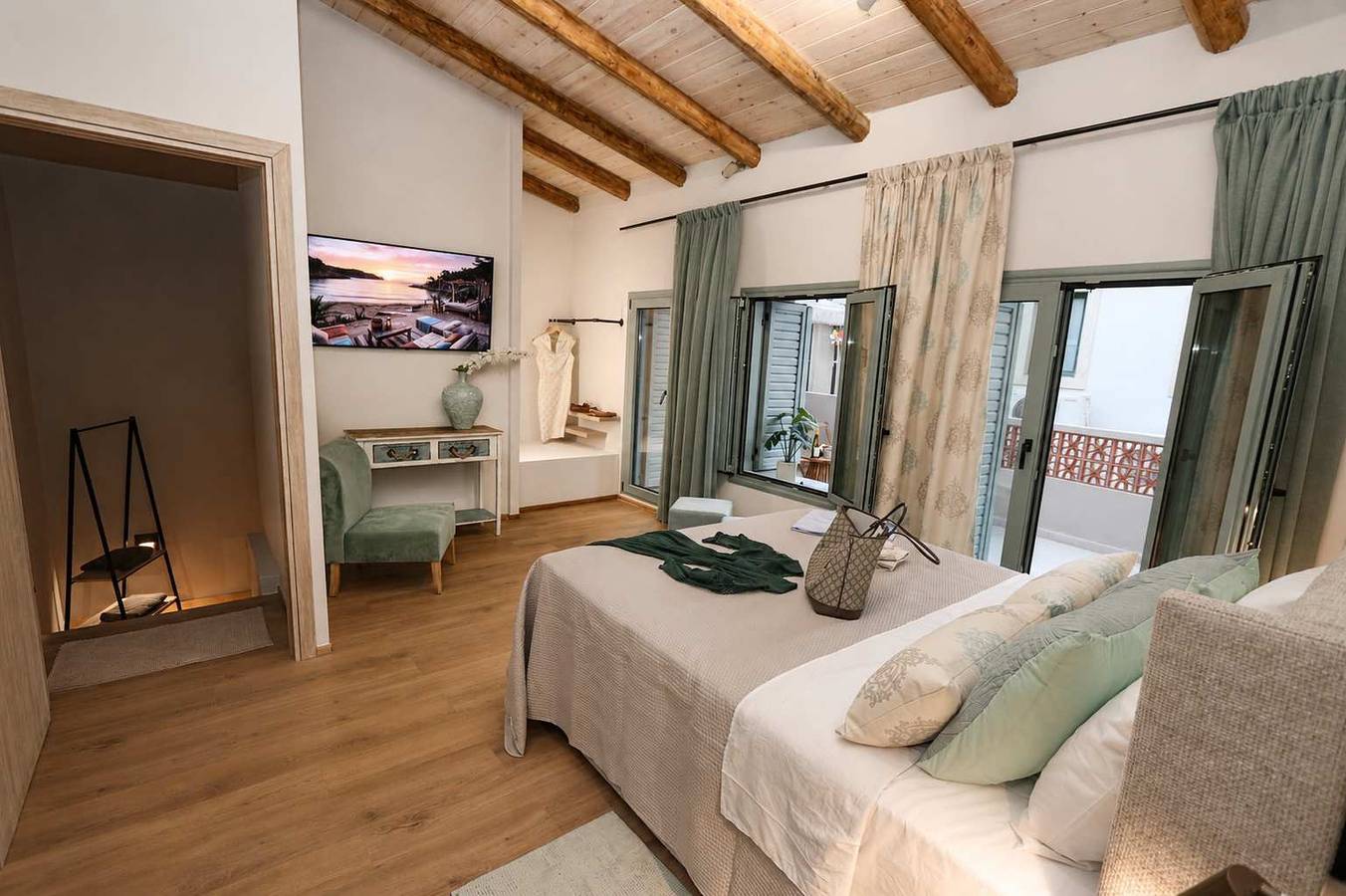 A2 Maisonette - Modern Cretan Living by the Sea in Limenas Chersonisou, Iraklio-Heraklion und Umgebung