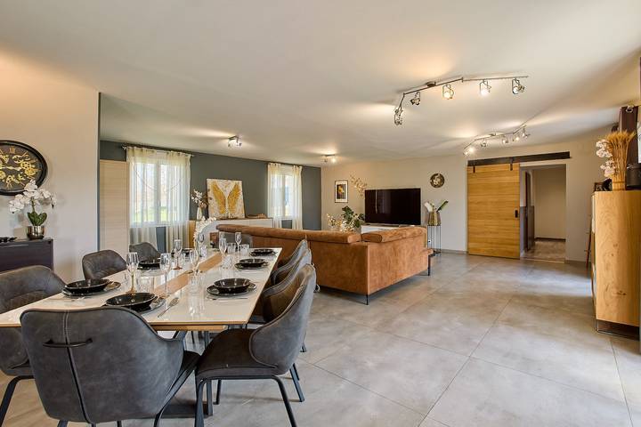 Maison de vacances pour 8 personnes, avec terrasse ainsi que jardin et piscine