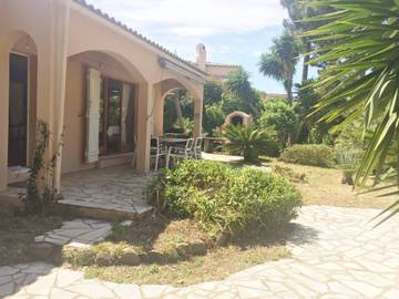 Maison De Vacances pour 6 Personnes dans San Ciprianu, Lecci, Photo 1