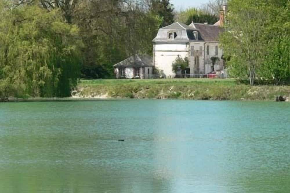 Pavillon du Lac au Château de Juvigny in Juvigny (Marne), Marne