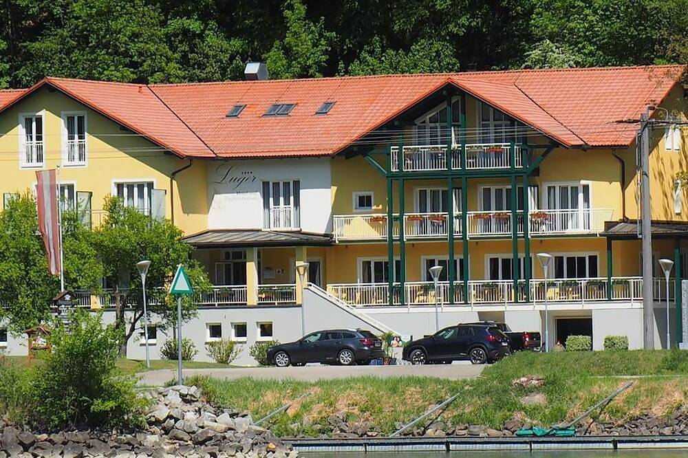 Family nest - Gasthof-Pension Luger - on the Danube cycle path, Donausteig in Neustift im Mühlkreis, Upper Austria