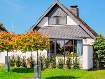Ferienhaus für 4 Personen, mit Garten in Neukirchen