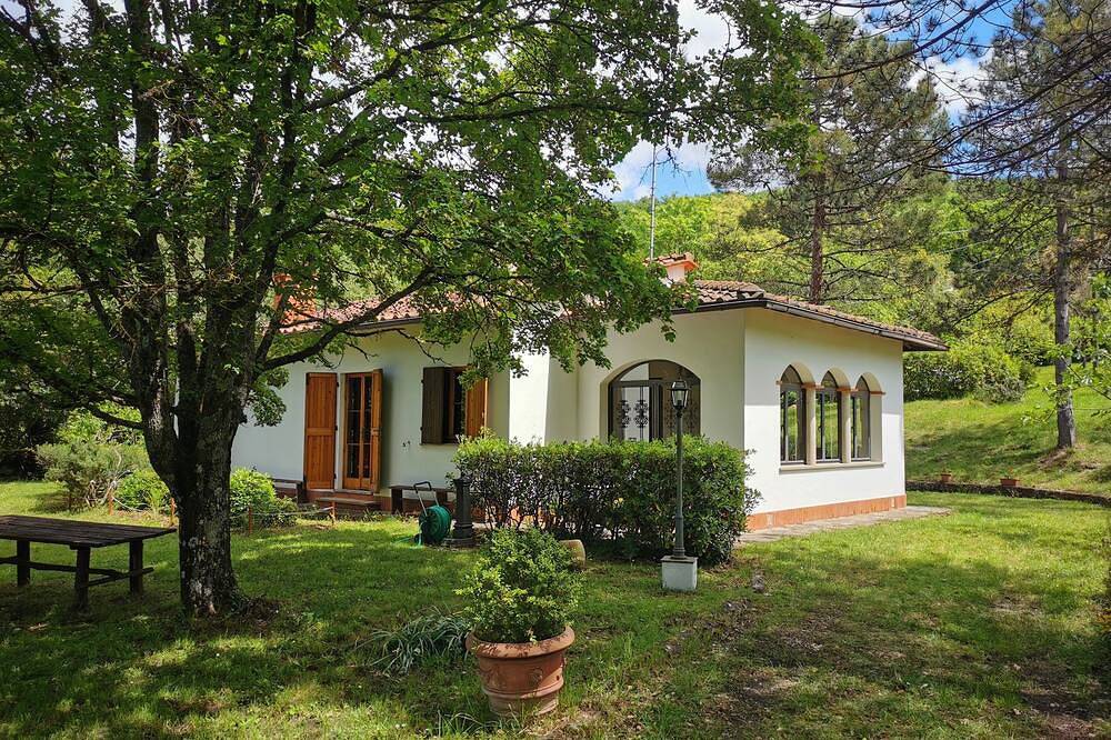 In the greenery and silence in Rufina, Florenz Provinz