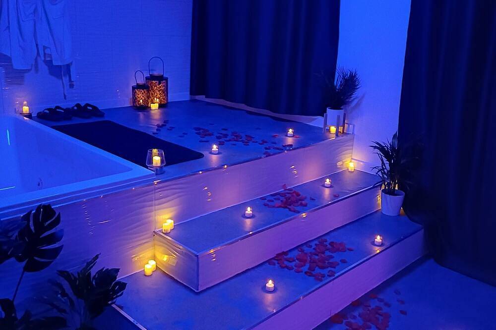 Appartement entier, Appartement Loveroom in Mantes-la-Ville, Yvelines