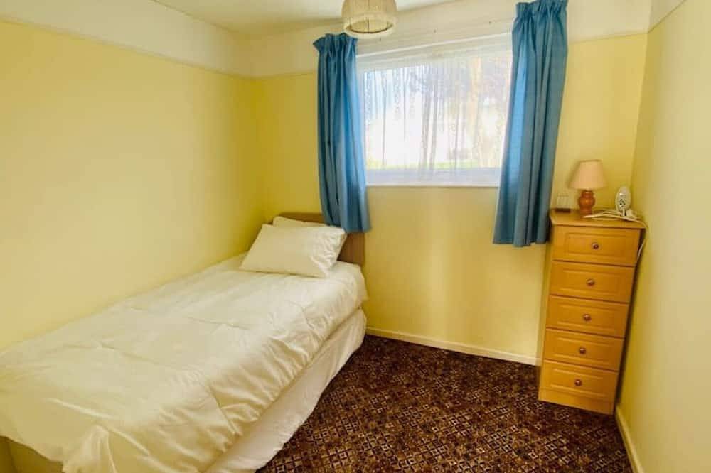 Quiet and Comfy 2 bedroom Holiday Chalet walk to beach, Norfolk family friendly in Hemsby, Great Yarmouth