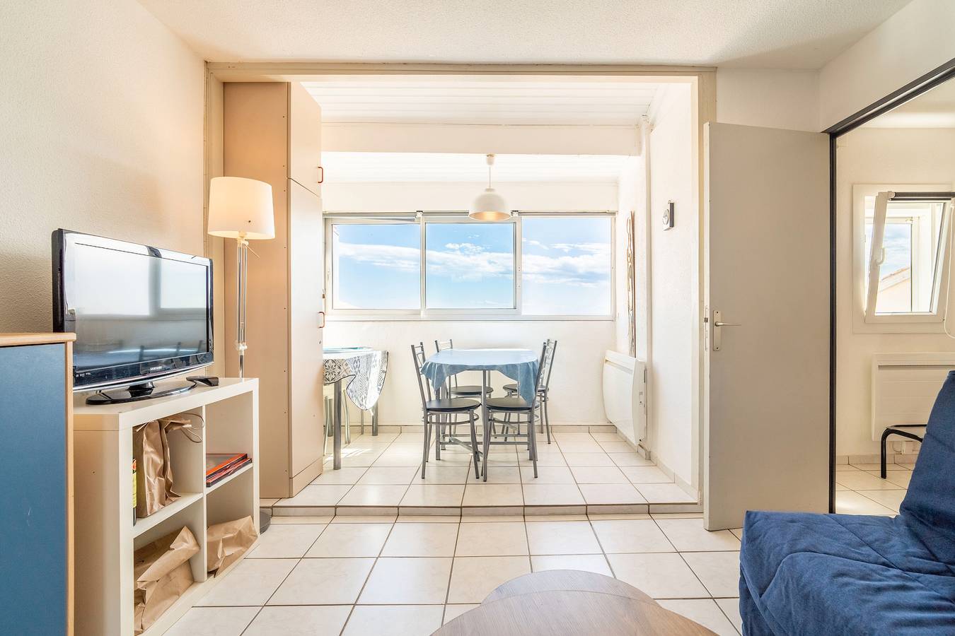 Entire apartment, Apartment 'Les Balcons De La Méditerranée' with Sea View and Balcony in Narbonne Plage, Narbonne