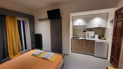 Vacation Rental for 2 Guests in Korinthia, Picture 4