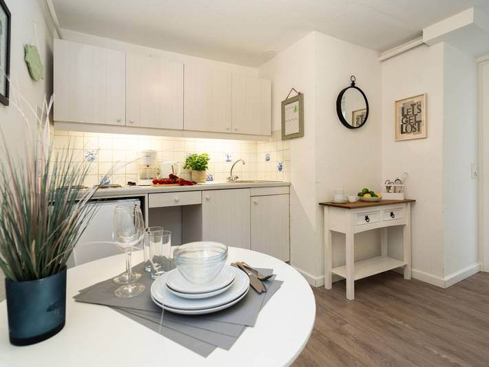 Ganze Ferienwohnung, Lerchenweg Apartment - Gemütliches App. für 2 Personen mit Terrasse, Pkw-Stellplatz, Wlan. in Westerland, Sylt (Gemeinde)