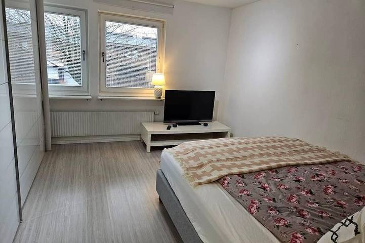 3Br House, Sleeps 7 with Balcony-Garden-Bbq-FreeP in Malmö, Schwedische Ostsee