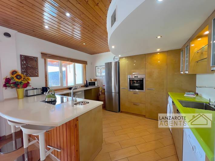 Villa 'Gabriela - Playa Blanca' mit Meerblick, 4 Schlafzimmern und privatem Pool in Playa Blanca, Yaiza