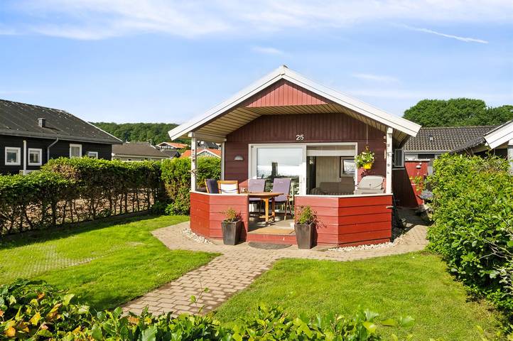 Ferienhaus für 2 Personen, mit Terrasse und Garten in Grønninghoved Strand