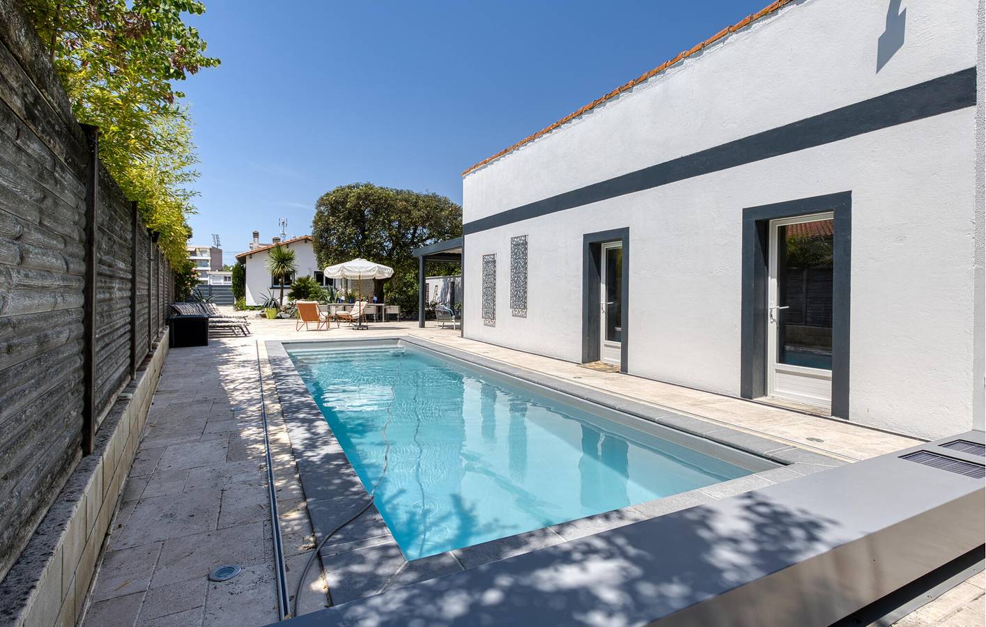 Modernes Apartment mit Pool, Garten & WiFi - 2,5km zum Plage du Chay in Royan, Côte de Beauté