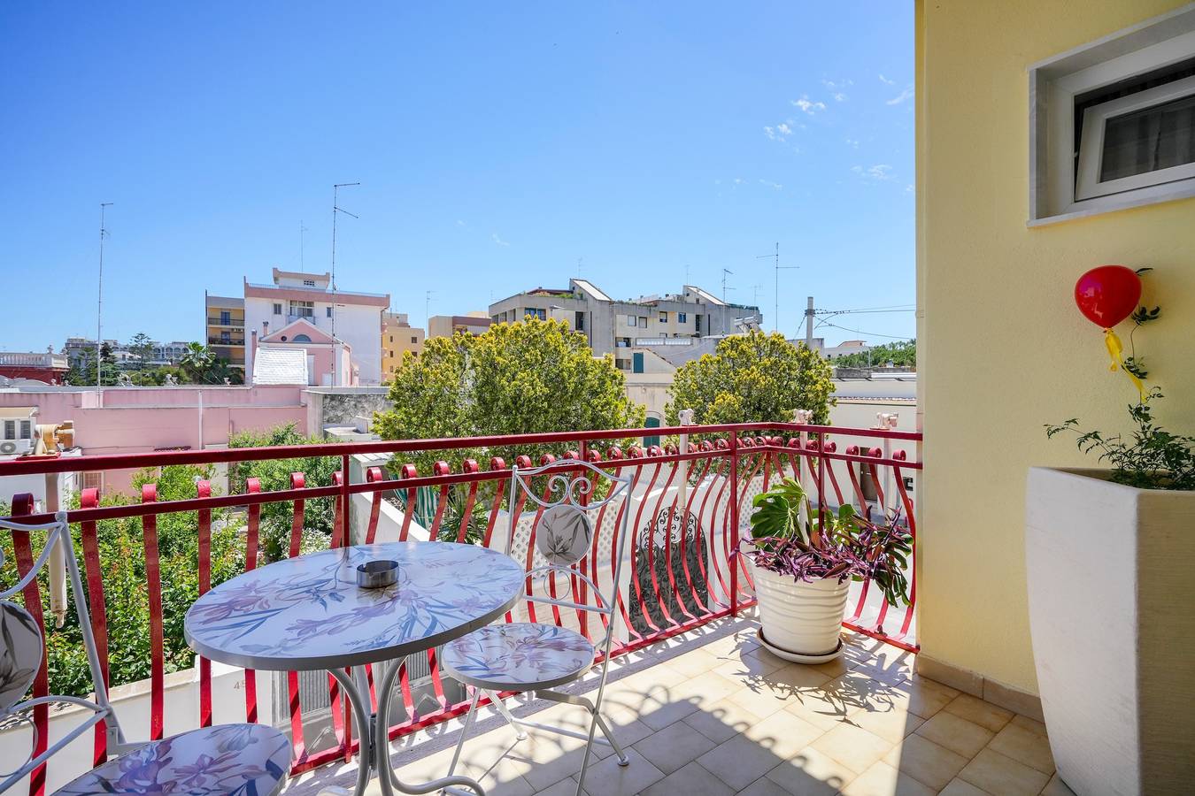 Casa Merlino - Doppelzimmer mit Balkon, Wlan und Klimaanlage in Santo Spirito, Bari
