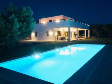 Casa rural para 20 personas, con vistas además de piscina y jardín, Se admiten mascotas en Arcos de la Frontera