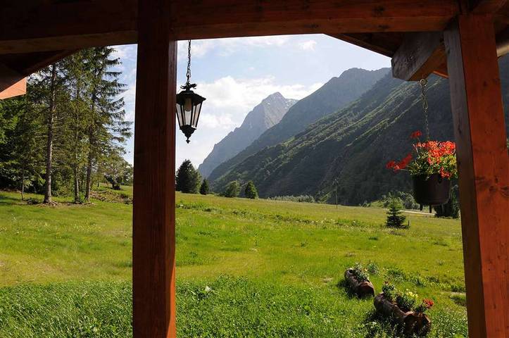 Gîte pour 12 personnes, avec jardin dans l' Isère - 3
