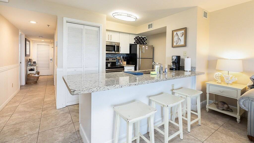 Ganze Wohnung, Tranquility by the Sea [Ocean Pointe 2407] in Tavernier, Monroe County