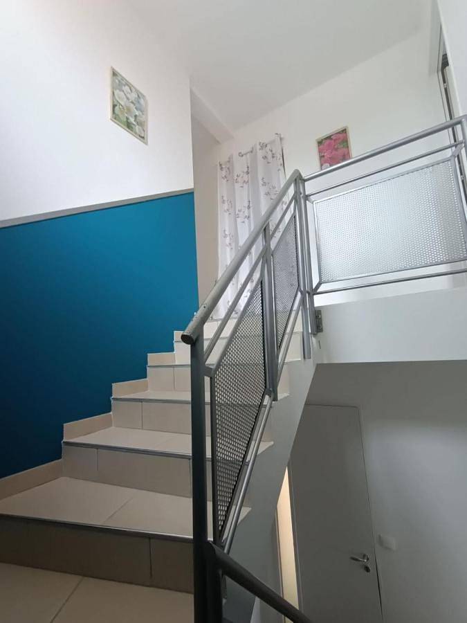 Location de vacances pour 4 personnes, avec vue et piscine à Ribaute-les-Tavernes - 4