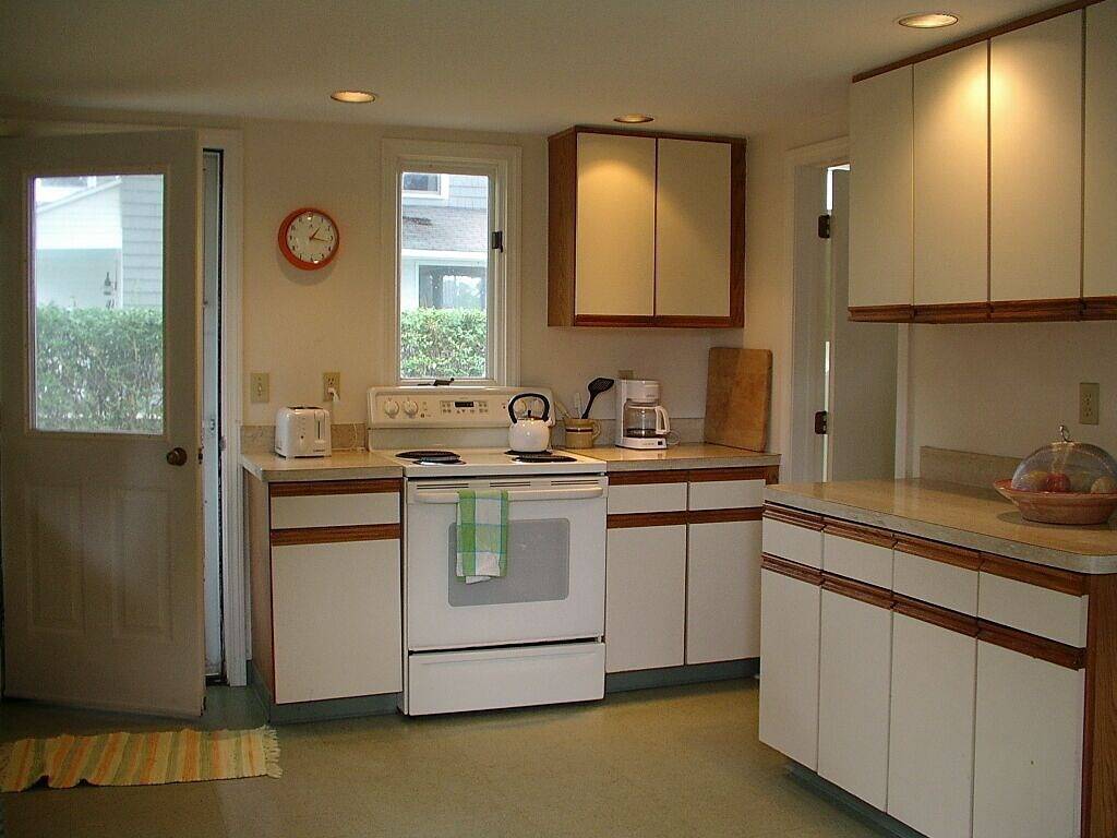 Charming Waterfront Vacation Cottage in Guilford, Connecticut