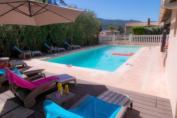 Location de vacances pour 10 personnes, avec piscine et jardin, adapté aux familles à La Roquette-sur-Siagne - 3