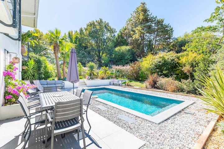 Chalet para 4 personas, con piscina además de terraza y jardín - 1