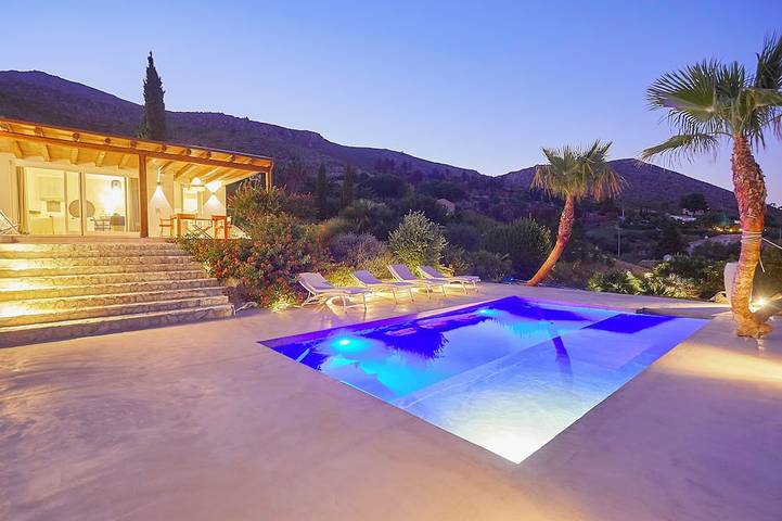 Ferienhaus für 4 Personen, mit Sauna und Whirlpool sowie Garten, mit Haustier in Scopello