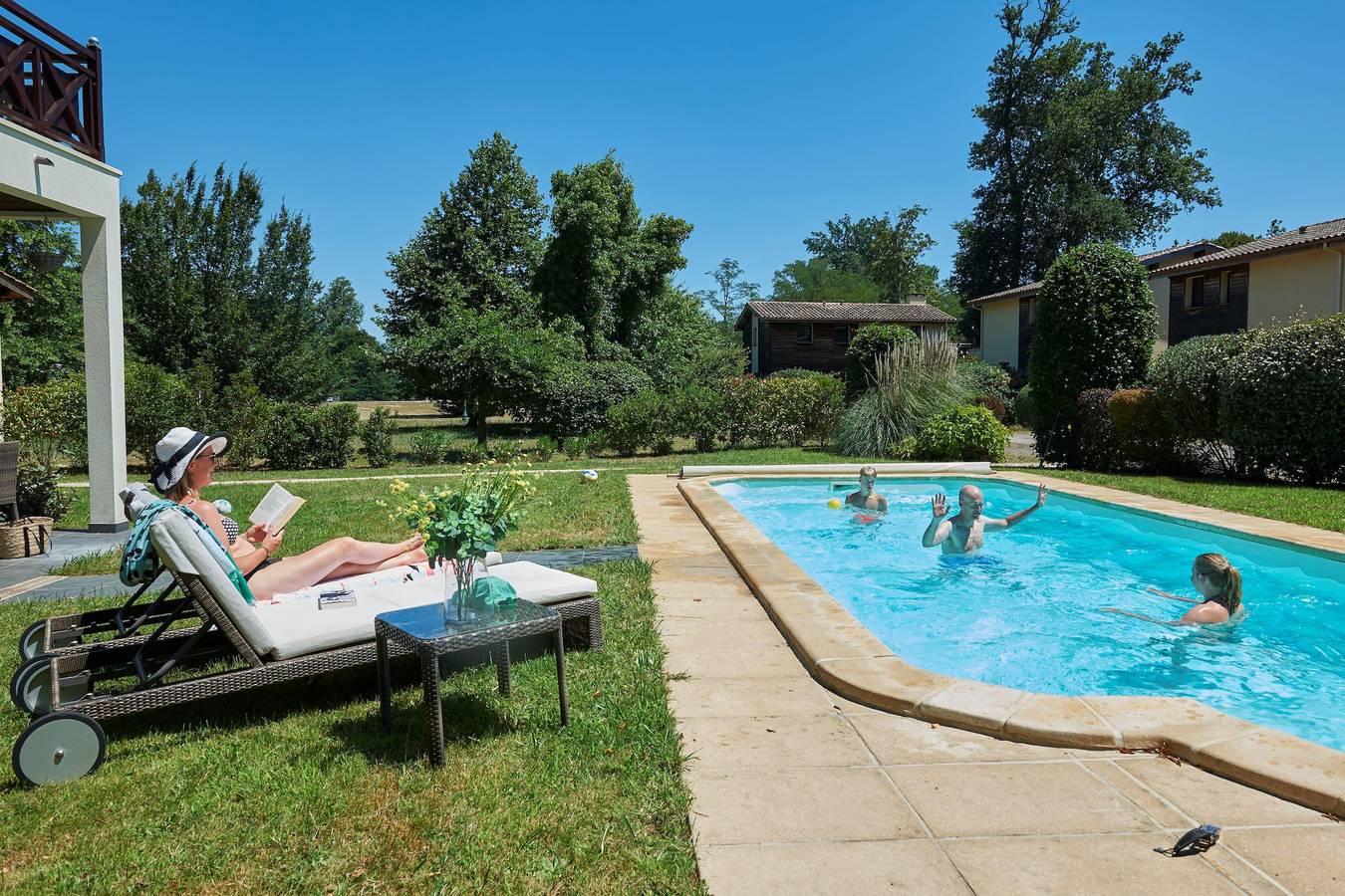 Residence Chateau de Salles — Fronsac 6p. pool in Salles, Region de Arcachon