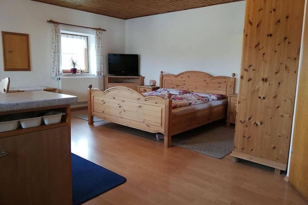 Ganze Wohnung, Brandstatt, Ferienappartement - Appartement/Fewo, Dusche, Wc, 1 Wohn-Schlafraum in Seeg, Bayerisch Schwaben