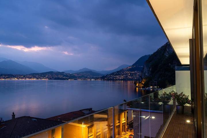 Hôtel pour 2 personnes, avec vue sur le lac et terrasse ainsi que sauna et vue, animaux acceptés à Campione d'Italia