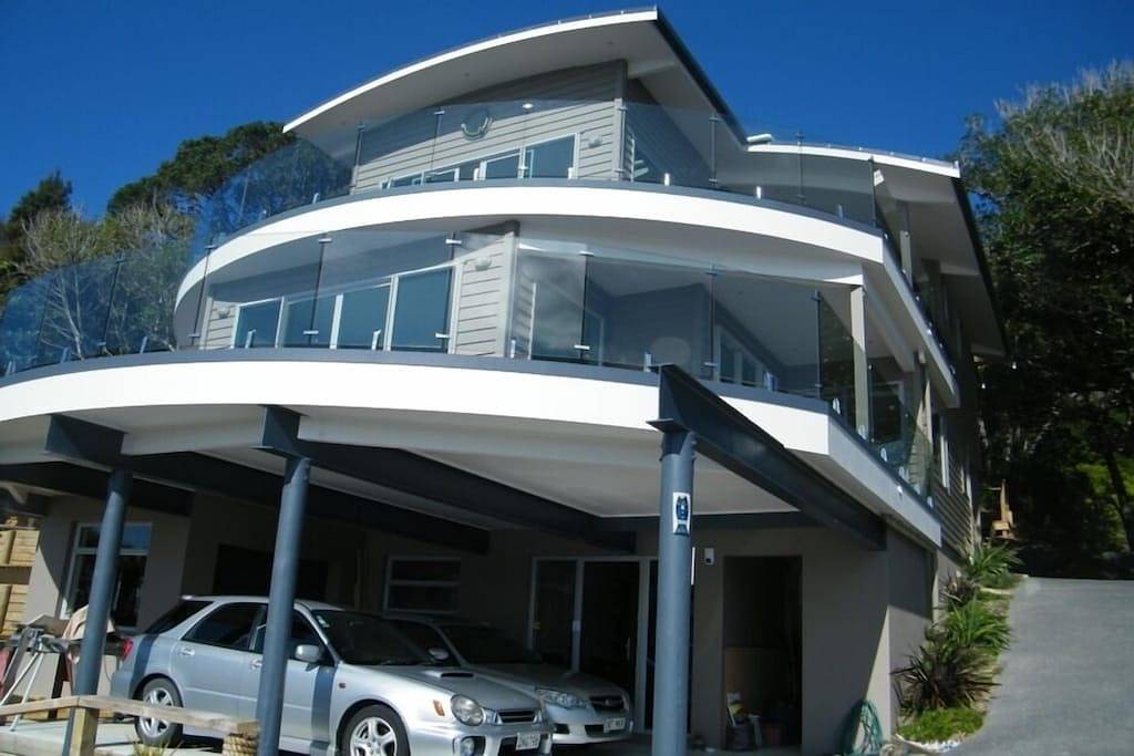 Ganze Wohnung, Luxus-Apartment mit eigenen Terrassen in Northland