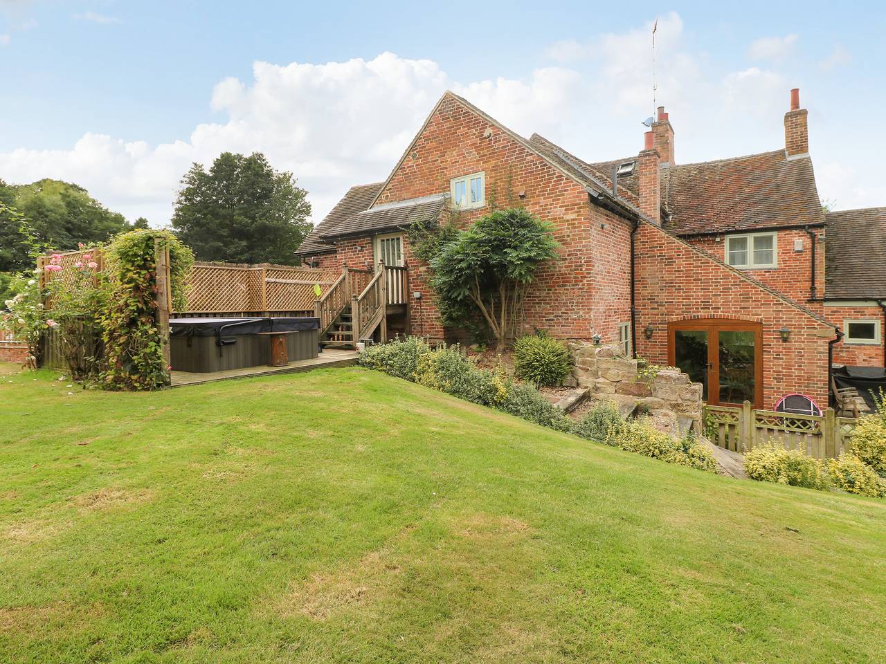 Mill Farm - The Farmhouse in Derbyshire