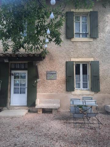 Chambre d’hôte pour 2 personnes, avec jardin et piscine ainsi que terrasse et vue à Ansouis