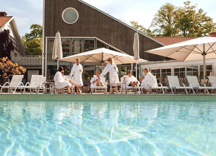 Hotel für 2 Personen, mit Terrasse und Whirlpool sowie Garten und Pool in Västervik