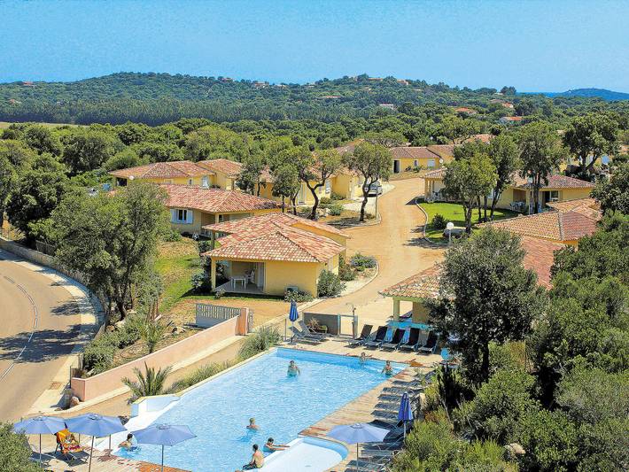 Location de vacances pour 6 personnes, avec terrasse dans Sainte-Lucie de Porto-Vecchio