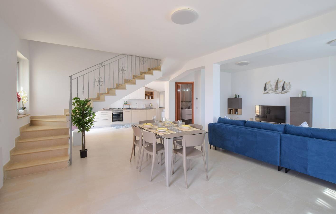 Sea View Apartment with Garage & Wifi, 1km to Beach in Diamante, Tyrrhenian Coast Kalabria