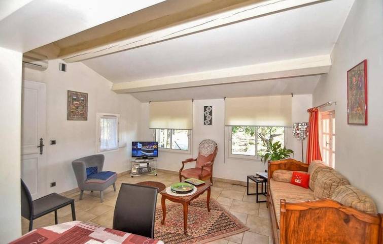 Location de vacances pour 6 personnes, avec Terrasse et Piscine à Solliès-Pont - 3