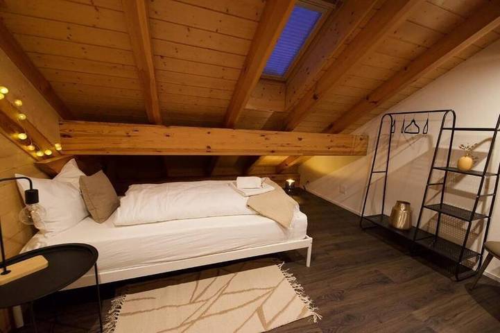Ganze Wohnung, Louisa’s Loft · Familienfreundliche Ferienwohnung mit Whirlpool nahe Ski & Loipe in Alt st. Johann (Alpen), Wildhaus-Alt St. Johann