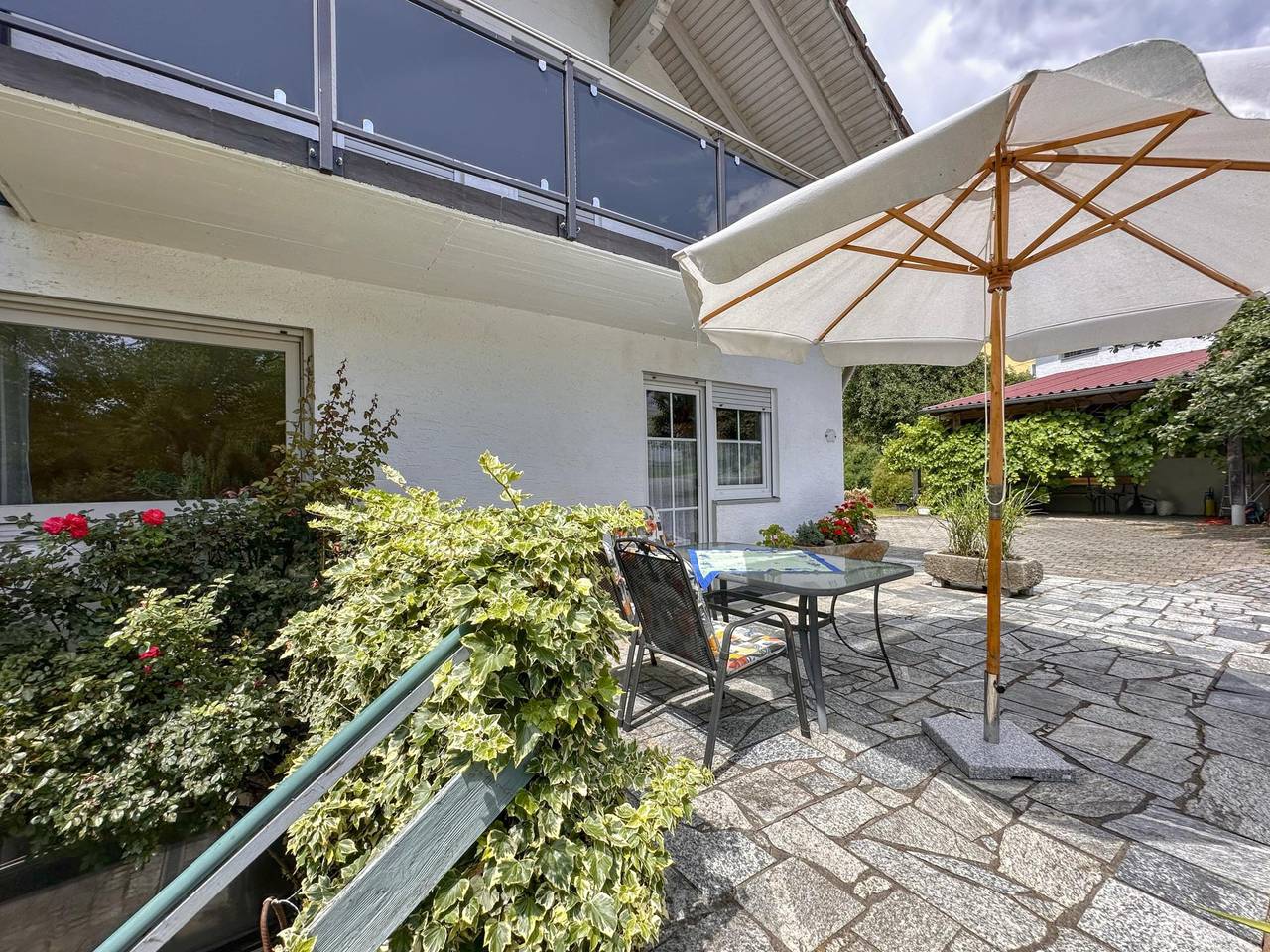 Ganze Wohnung, Ruhige Ferienwohnung mit Balkon und Terrasse in Röhrnbach, Ostbayern
