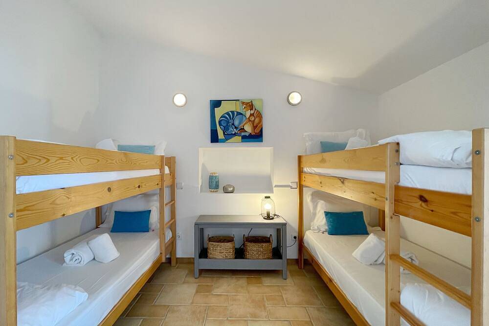 Large Spacious 2 Bedroom House 5 minutes from Zambujeira do Mar - House 4 in Zambujeira do Mar, Costa Alentejana