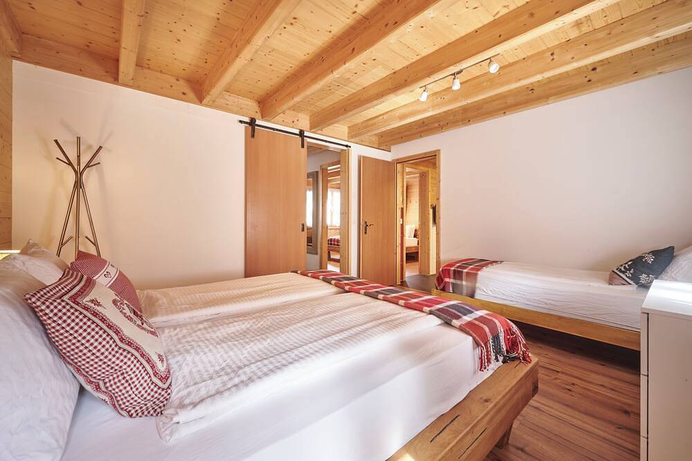 Chalet Lauterbrunnen: Beautiful 3-bedroom Chalet in Lauterbrunnen in Lauterbrunnen, Grindelwald und Umgebung