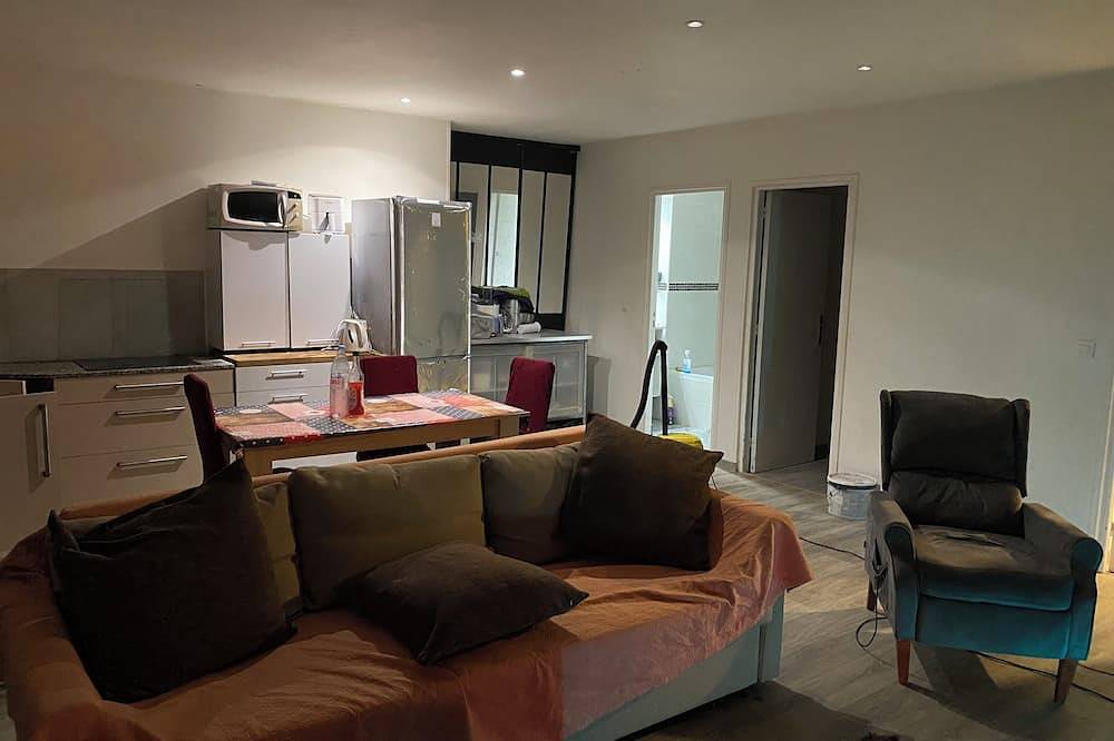 Entire apartment in lakefront house two bedrooms living room kitchens bathtub in Aussonne, Alto Garona