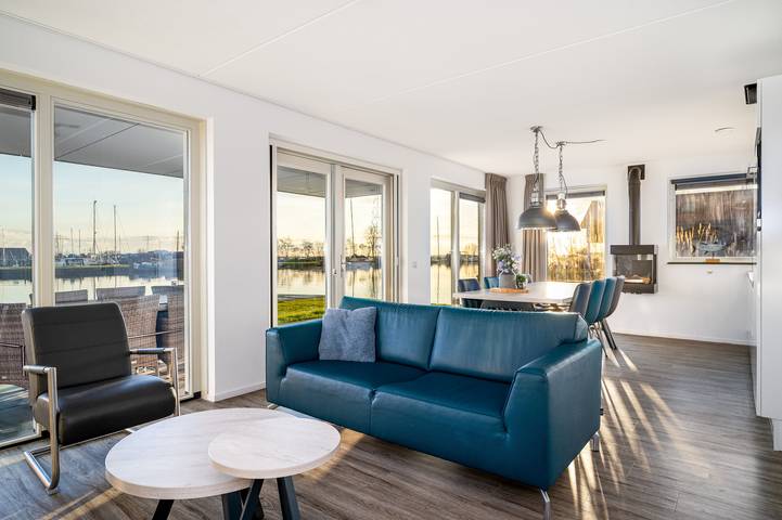 Ferienhaus für 8 Personen, mit Balkon/Terrasse und Terrasse sowie Garten in Friesland - 3