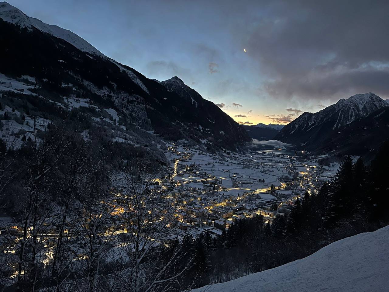 Chalet "The View" mit Aussicht auf Bergen und See in Poschiavo, Bernina-Alpen