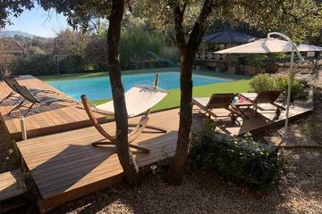 Gîte pour 2 personnes, avec piscine ainsi que balcon et jardin à Saint-Maximin-la-Sainte-Baume